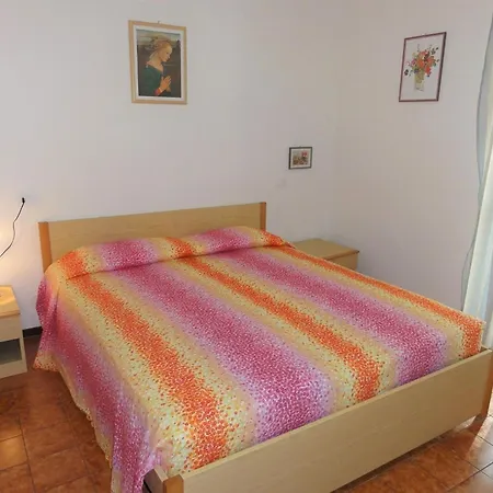Cozy Flat 50mt From The Sea アパート ビビオーネ